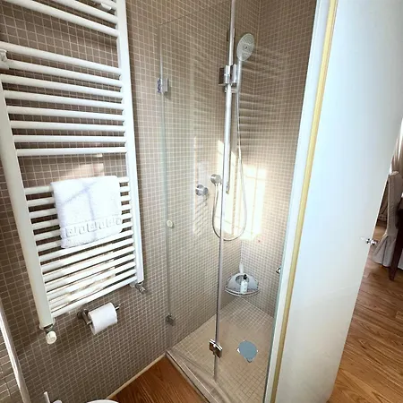 Capitan Antonin Penzion Benátky