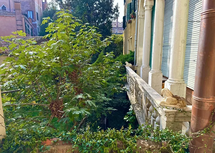 Capitan Antonin Venecia