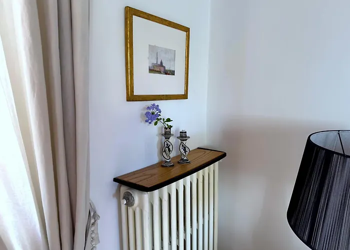 Capitan Antonin Pensión Venecia