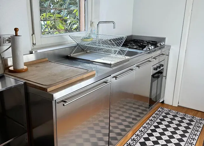 Capitan Antonin Pensión Venecia